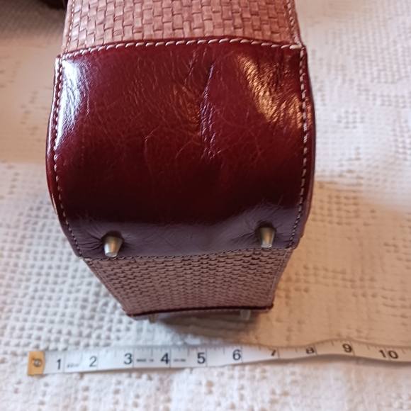 Kenneth Cole Basket Bag - Picture 7 of 10